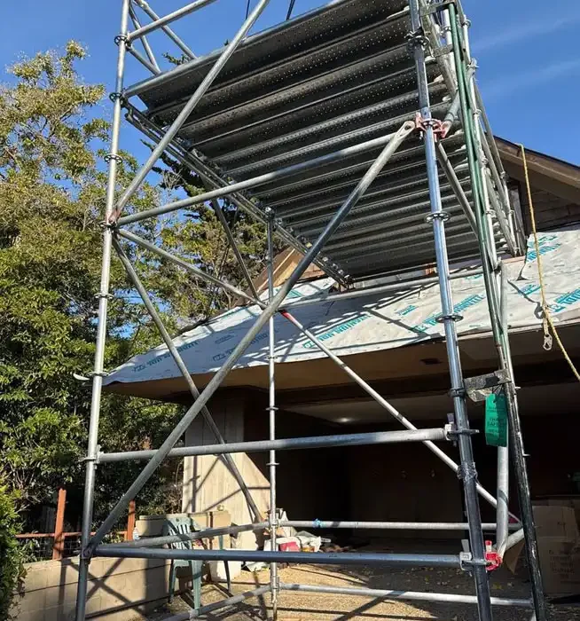 Elevated roof access scaffolding system from Long Beach Scaffolding.